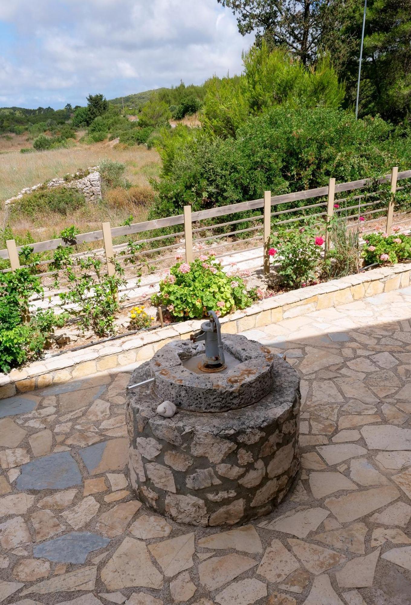 Fterini Apartments Sterna & Alletri Agios Leon ภายนอก รูปภาพ